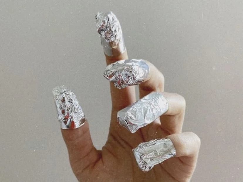 Soak off hands- Gel polish / soft gel tips